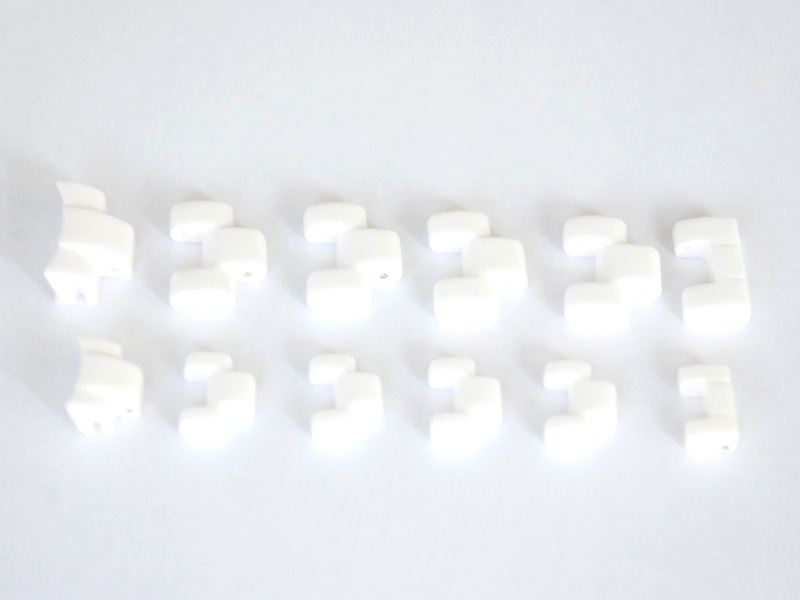 Corrosion-resistant ceramic watchband porcelain section